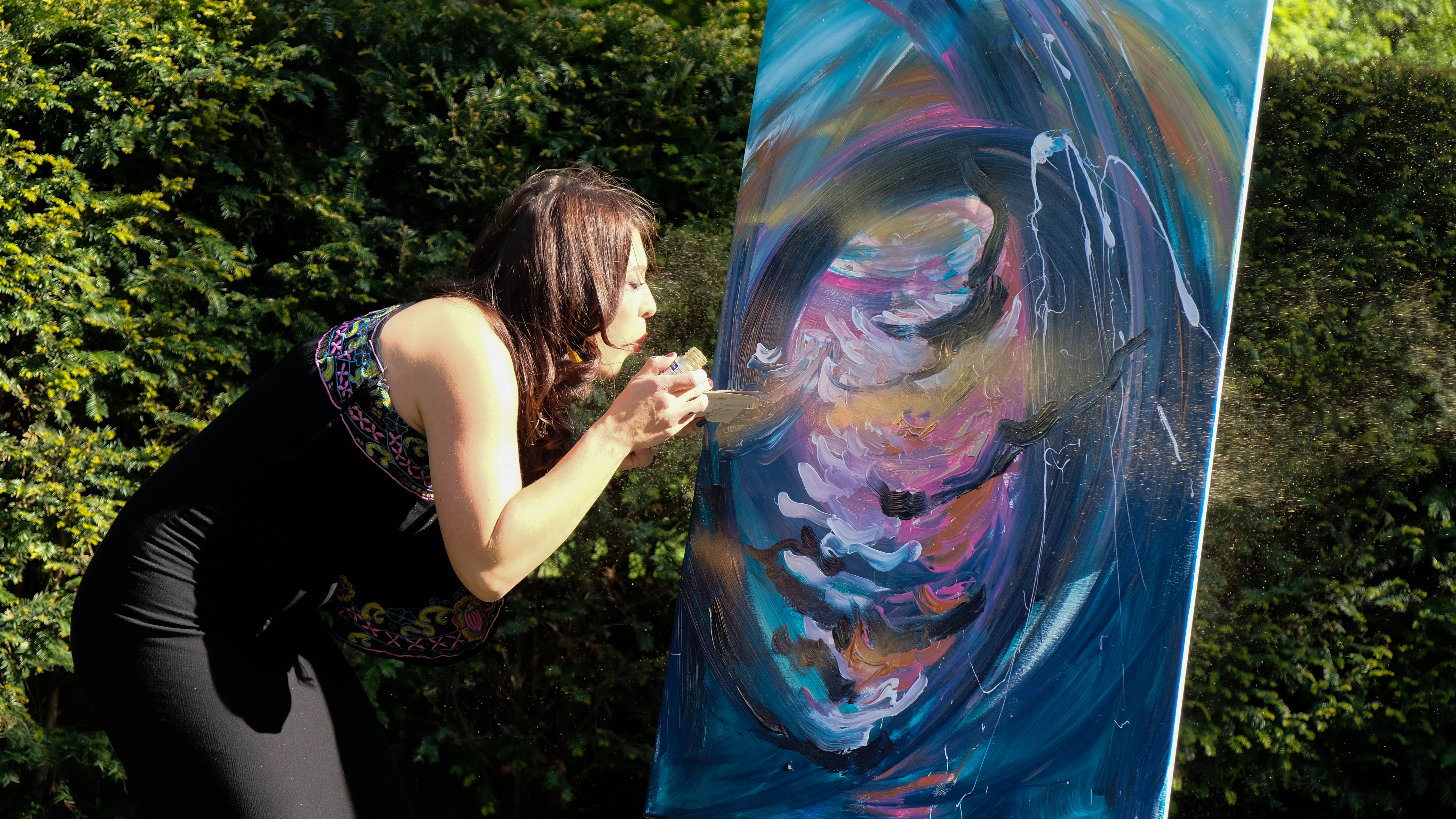 Andrea Ehret Painting Live 